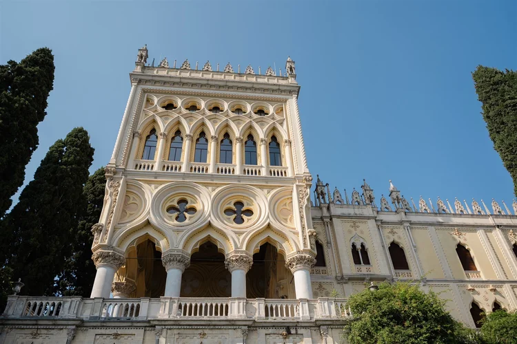 The Venetian neo-Gothic facade of the villa on Isola del Garda