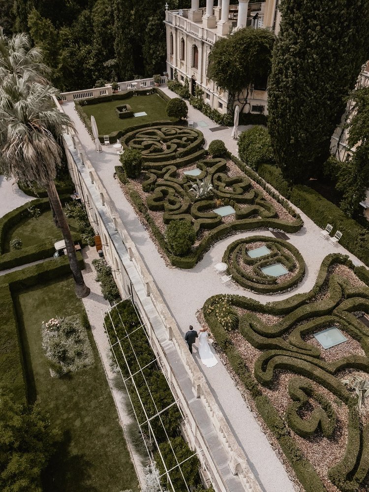 The boxwood parterres of Isola del Garda from above