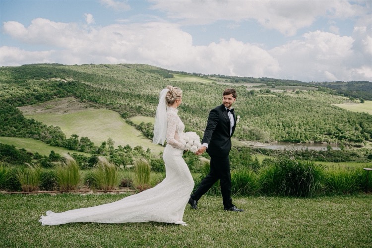 A Tuscan vineyard elopement in the Val d’Orcia — already designed elopement in Italy