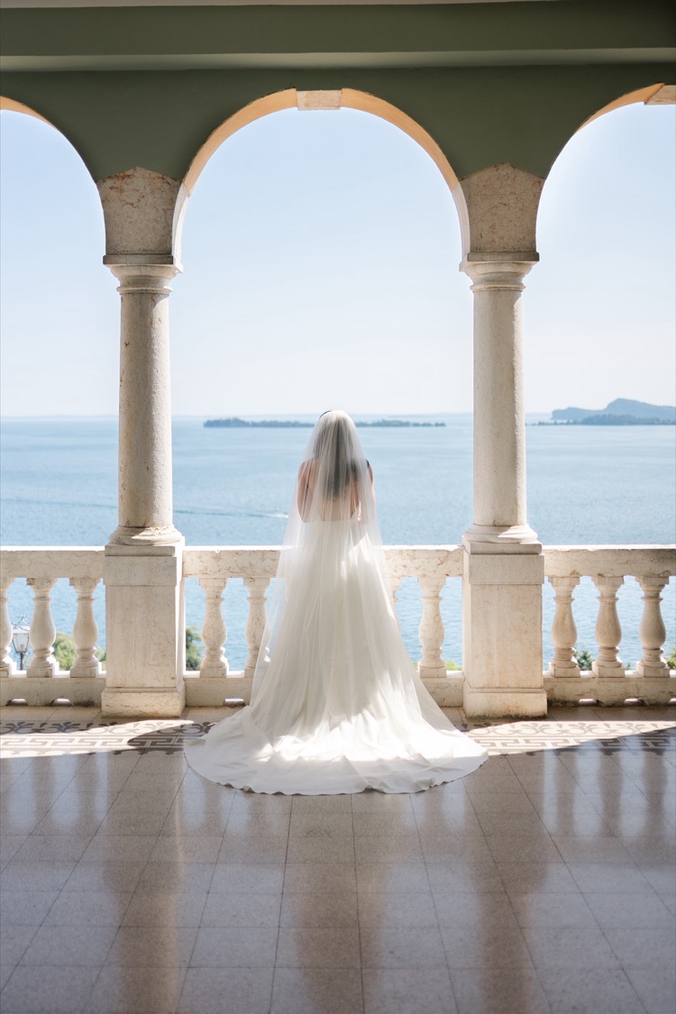 Elope on an arched terrace above Lake Garda, already designed elopement in Italy